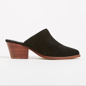 Matisse Camelot Mule (Black Suede)